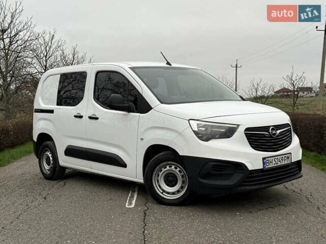 Белый Опель Комбо груз.-пасс., объемом двигателя 1.56 л и пробегом 198 тыс. км за 16999 $, фото 7 на Automoto.ua