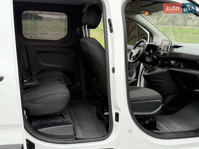 Белый Опель Комбо груз.-пасс., объемом двигателя 1.56 л и пробегом 198 тыс. км за 16999 $, фото 58 на Automoto.ua