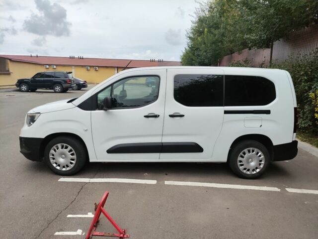 Белый Опель Комбо груз.-пасс., объемом двигателя 1.6 л и пробегом 170 тыс. км за 19000 $, фото 4 на Automoto.ua