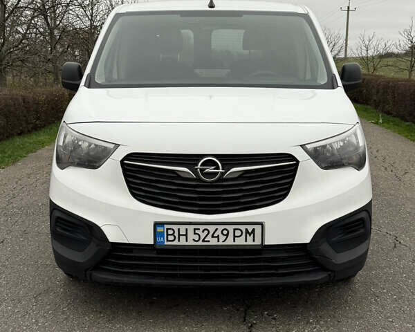 Белый Опель Комбо груз.-пасс., объемом двигателя 1.56 л и пробегом 198 тыс. км за 16999 $, фото 73 на Automoto.ua