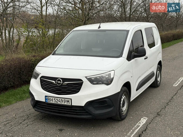 Белый Опель Комбо груз.-пасс., объемом двигателя 1.56 л и пробегом 198 тыс. км за 16999 $, фото 41 на Automoto.ua