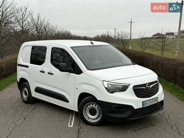 Белый Опель Комбо груз.-пасс., объемом двигателя 1.56 л и пробегом 198 тыс. км за 16999 $, фото 6 на Automoto.ua