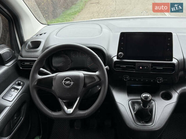 Белый Опель Комбо груз.-пасс., объемом двигателя 1.56 л и пробегом 198 тыс. км за 16999 $, фото 70 на Automoto.ua