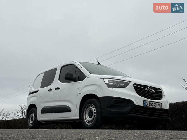 Белый Опель Комбо груз.-пасс., объемом двигателя 1.56 л и пробегом 198 тыс. км за 16999 $, фото 19 на Automoto.ua
