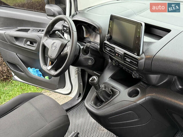 Белый Опель Комбо груз.-пасс., объемом двигателя 1.56 л и пробегом 198 тыс. км за 16999 $, фото 63 на Automoto.ua