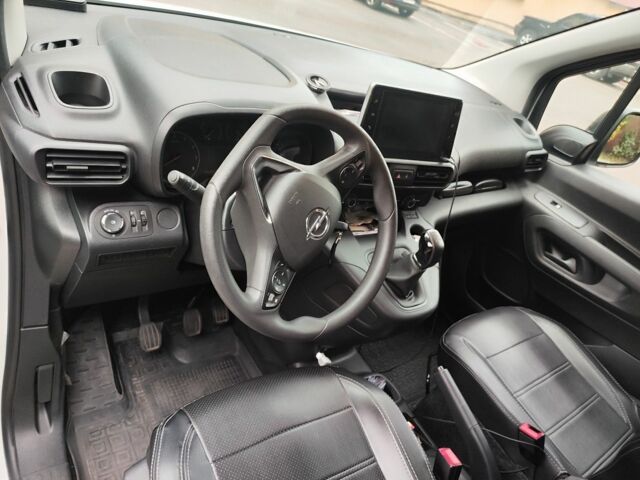 Белый Опель Комбо груз.-пасс., объемом двигателя 1.6 л и пробегом 170 тыс. км за 19000 $, фото 8 на Automoto.ua