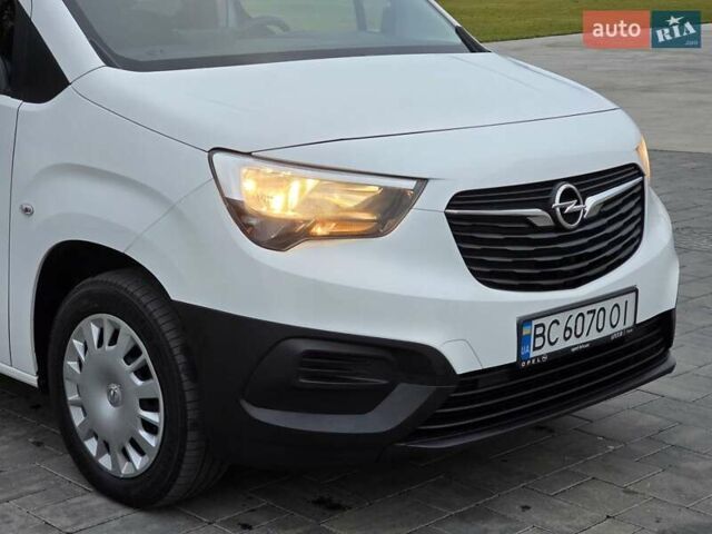 Белый Опель Комбо груз.-пасс., объемом двигателя 1.56 л и пробегом 160 тыс. км за 14800 $, фото 7 на Automoto.ua