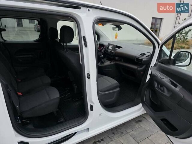 Белый Опель Комбо груз.-пасс., объемом двигателя 1.56 л и пробегом 160 тыс. км за 14800 $, фото 21 на Automoto.ua