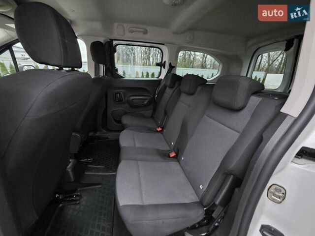 Белый Опель Комбо груз.-пасс., объемом двигателя 1.56 л и пробегом 160 тыс. км за 14800 $, фото 11 на Automoto.ua