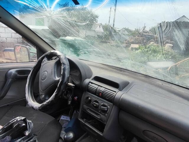 Білий Опель Комбо вант.-пас., об'ємом двигуна 1.4 л та пробігом 200 тис. км за 900 $, фото 2 на Automoto.ua