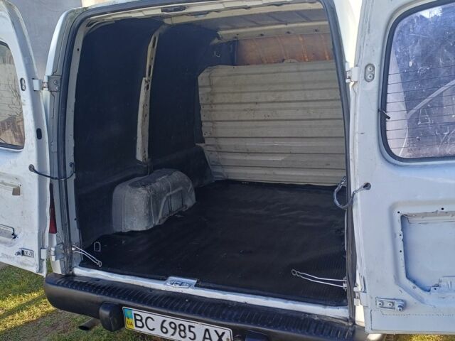 Білий Опель Комбо вант.-пас., об'ємом двигуна 1.4 л та пробігом 444 тис. км за 1100 $, фото 16 на Automoto.ua