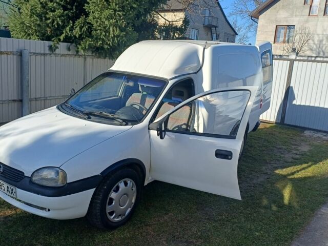 Білий Опель Комбо вант.-пас., об'ємом двигуна 1.4 л та пробігом 444 тис. км за 1100 $, фото 17 на Automoto.ua