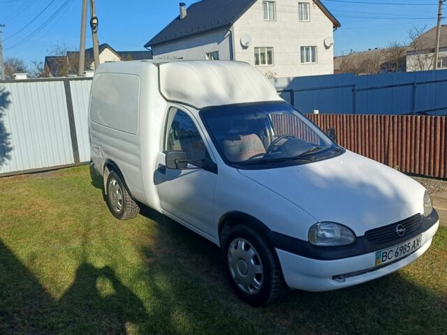 Білий Опель Комбо вант.-пас., об'ємом двигуна 1.4 л та пробігом 444 тис. км за 1100 $, фото 3 на Automoto.ua