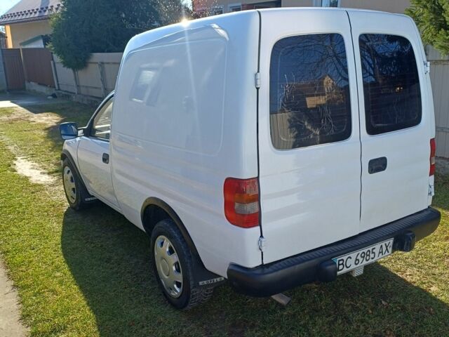 Білий Опель Комбо вант.-пас., об'ємом двигуна 1.4 л та пробігом 444 тис. км за 1100 $, фото 6 на Automoto.ua