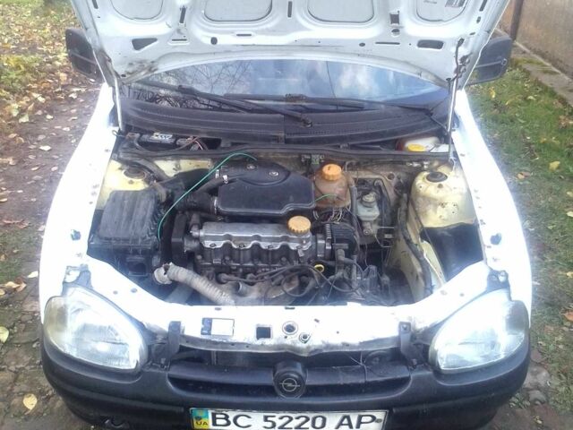 Білий Опель Комбо вант.-пас., об'ємом двигуна 1.4 л та пробігом 379 тис. км за 600 $, фото 6 на Automoto.ua