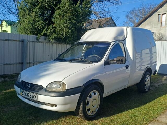 Білий Опель Комбо вант.-пас., об'ємом двигуна 1.4 л та пробігом 444 тис. км за 1100 $, фото 4 на Automoto.ua