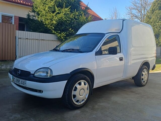 Білий Опель Комбо вант.-пас., об'ємом двигуна 1.4 л та пробігом 444 тис. км за 1100 $, фото 1 на Automoto.ua