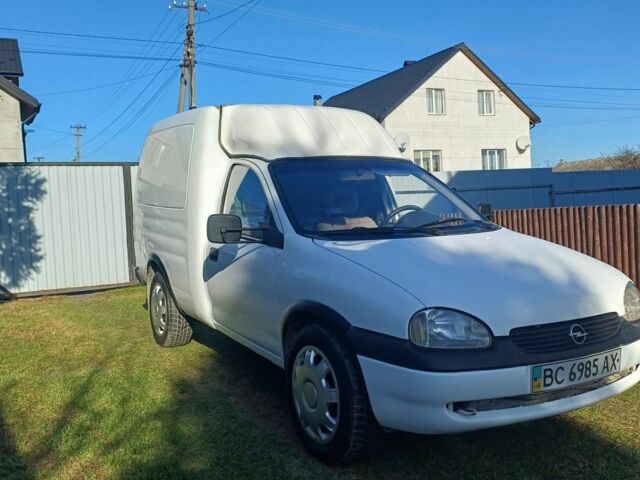 Білий Опель Комбо вант.-пас., об'ємом двигуна 1.4 л та пробігом 444 тис. км за 1100 $, фото 2 на Automoto.ua