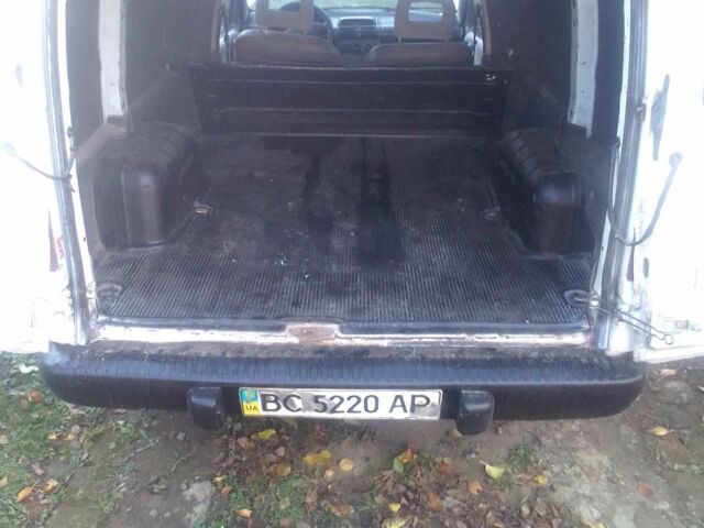 Білий Опель Комбо вант.-пас., об'ємом двигуна 1.4 л та пробігом 379 тис. км за 600 $, фото 9 на Automoto.ua