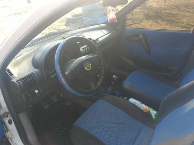 Белый Опель Комбо груз.-пасс., объемом двигателя 1.7 л и пробегом 256 тыс. км за 1700 $, фото 5 на Automoto.ua