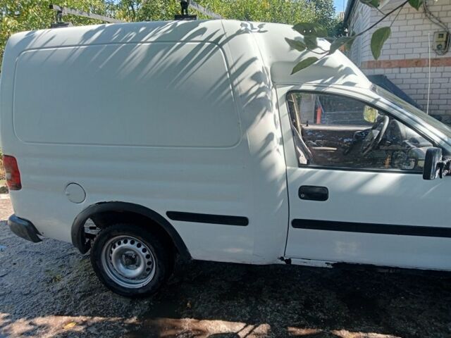 Белый Опель Комбо груз.-пасс., объемом двигателя 1.4 л и пробегом 280 тыс. км за 1600 $, фото 3 на Automoto.ua