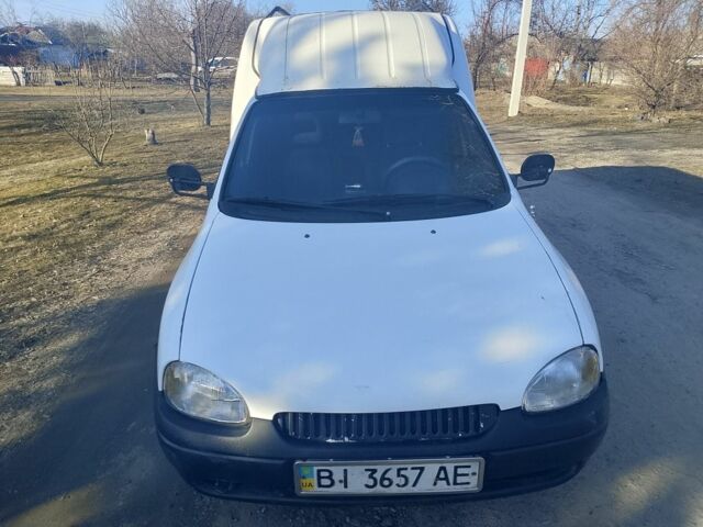 Белый Опель Комбо груз.-пасс., объемом двигателя 1.7 л и пробегом 256 тыс. км за 1700 $, фото 4 на Automoto.ua