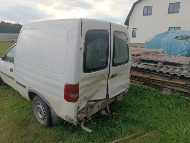 Белый Опель Комбо груз.-пасс., объемом двигателя 0 л и пробегом 300 тыс. км за 900 $, фото 2 на Automoto.ua