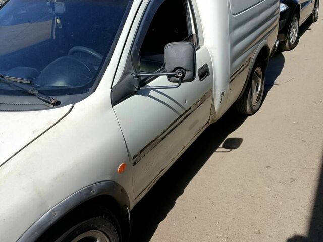 Белый Опель Комбо груз.-пасс., объемом двигателя 1.7 л и пробегом 1000 тыс. км за 1800 $, фото 7 на Automoto.ua