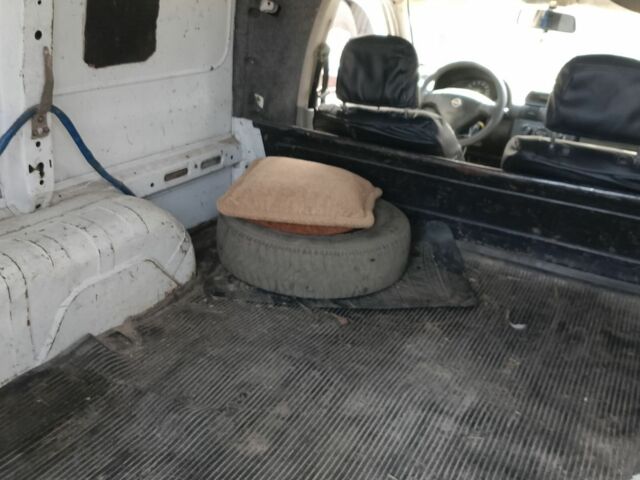 Белый Опель Комбо груз.-пасс., объемом двигателя 1.7 л и пробегом 1000 тыс. км за 1800 $, фото 6 на Automoto.ua