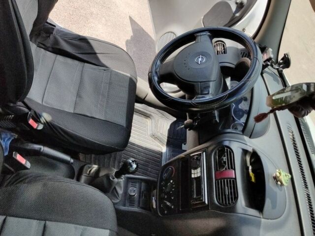 Білий Опель Комбо вант.-пас., об'ємом двигуна 1.7 л та пробігом 190 тис. км за 3800 $, фото 8 на Automoto.ua