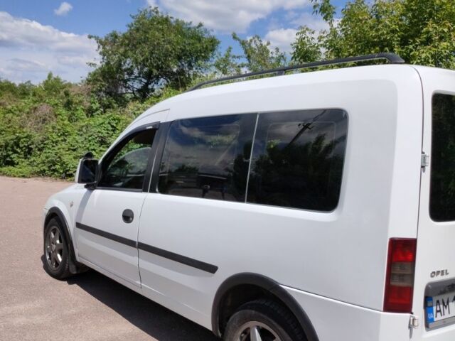 Білий Опель Комбо вант.-пас., об'ємом двигуна 1.7 л та пробігом 190 тис. км за 3800 $, фото 3 на Automoto.ua