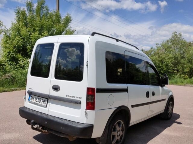 Білий Опель Комбо вант.-пас., об'ємом двигуна 1.7 л та пробігом 190 тис. км за 3800 $, фото 2 на Automoto.ua
