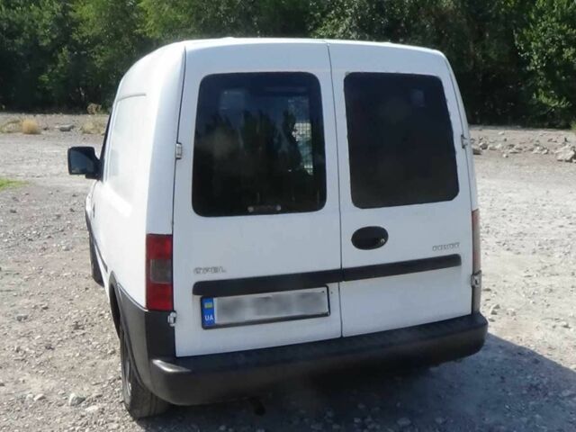 Білий Опель Комбо вант.-пас., об'ємом двигуна 1.4 л та пробігом 250 тис. км за 2600 $, фото 2 на Automoto.ua