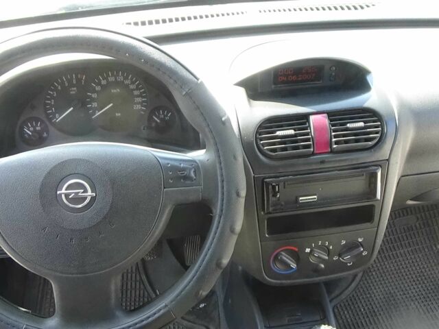 Белый Опель Комбо груз.-пасс., объемом двигателя 1.4 л и пробегом 250 тыс. км за 2600 $, фото 7 на Automoto.ua