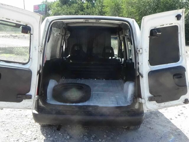 Білий Опель Комбо вант.-пас., об'ємом двигуна 1.4 л та пробігом 250 тис. км за 2600 $, фото 3 на Automoto.ua