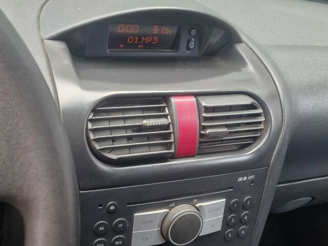 Білий Опель Комбо вант.-пас., об'ємом двигуна 1.7 л та пробігом 164 тис. км за 3950 $, фото 3 на Automoto.ua