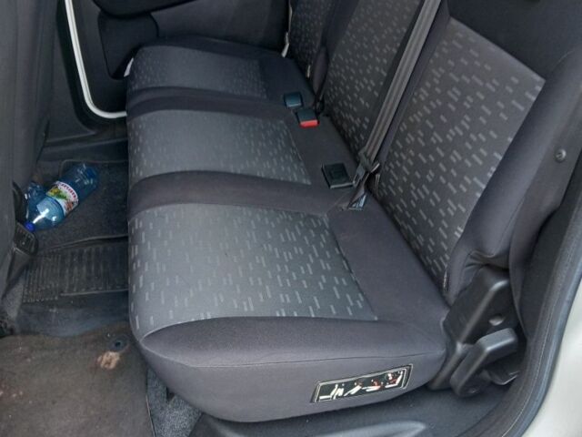 Білий Опель Комбо вант.-пас., об'ємом двигуна 1 л та пробігом 215 тис. км за 8097 $, фото 7 на Automoto.ua