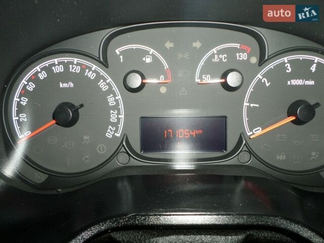 Білий Опель Комбо вант.-пас., об'ємом двигуна 1.3 л та пробігом 171 тис. км за 10200 $, фото 39 на Automoto.ua