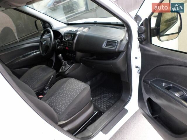 Білий Опель Комбо вант.-пас., об'ємом двигуна 1.3 л та пробігом 171 тис. км за 10200 $, фото 28 на Automoto.ua