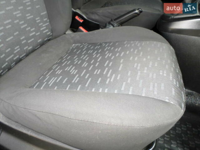 Белый Опель Комбо груз.-пасс., объемом двигателя 1.3 л и пробегом 171 тыс. км за 10500 $, фото 31 на Automoto.ua