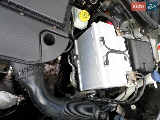 Белый Опель Комбо груз.-пасс., объемом двигателя 1.3 л и пробегом 171 тыс. км за 10500 $, фото 26 на Automoto.ua