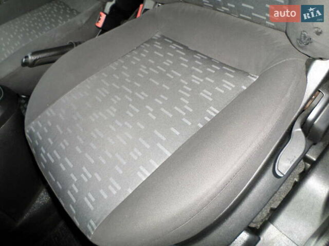 Белый Опель Комбо груз.-пасс., объемом двигателя 1.3 л и пробегом 172 тыс. км за 10200 $, фото 28 на Automoto.ua