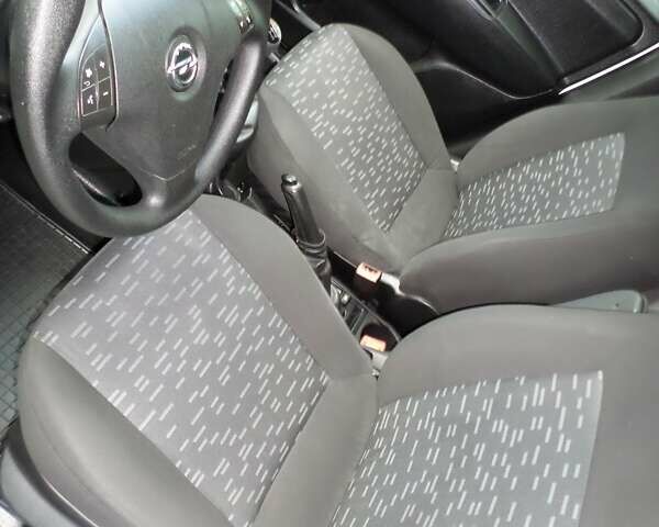 Білий Опель Комбо вант.-пас., об'ємом двигуна 1.3 л та пробігом 171 тис. км за 10200 $, фото 27 на Automoto.ua