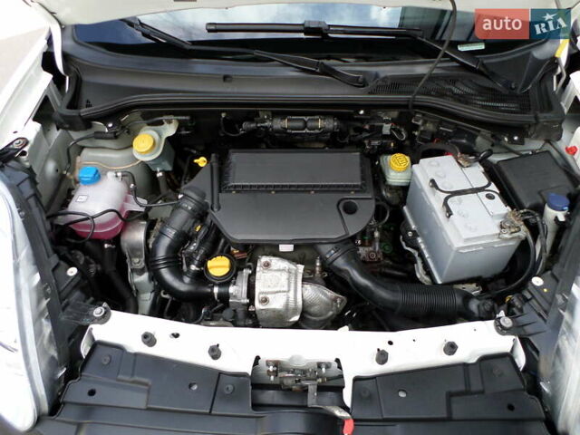 Белый Опель Комбо груз.-пасс., объемом двигателя 1.3 л и пробегом 172 тыс. км за 10200 $, фото 35 на Automoto.ua