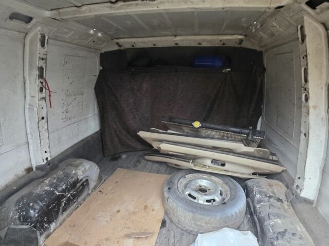 Білий Опель Комбо вант.-пас., об'ємом двигуна 1.4 л та пробігом 223 тис. км за 1500 $, фото 2 на Automoto.ua