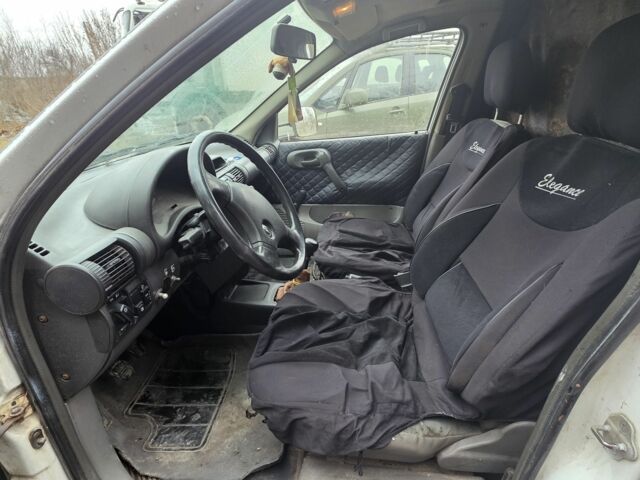 Білий Опель Комбо вант.-пас., об'ємом двигуна 1.4 л та пробігом 223 тис. км за 1500 $, фото 6 на Automoto.ua