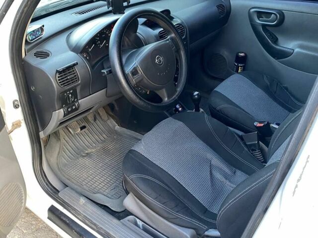 Белый Опель Комбо груз.-пасс., объемом двигателя 1.7 л и пробегом 370 тыс. км за 3600 $, фото 8 на Automoto.ua