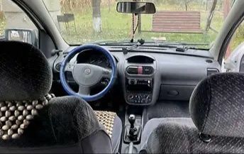 Белый Опель Комбо груз.-пасс., объемом двигателя 0 л и пробегом 188 тыс. км за 1825 $, фото 4 на Automoto.ua