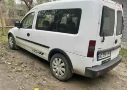 Белый Опель Комбо груз.-пасс., объемом двигателя 0 л и пробегом 188 тыс. км за 1825 $, фото 2 на Automoto.ua