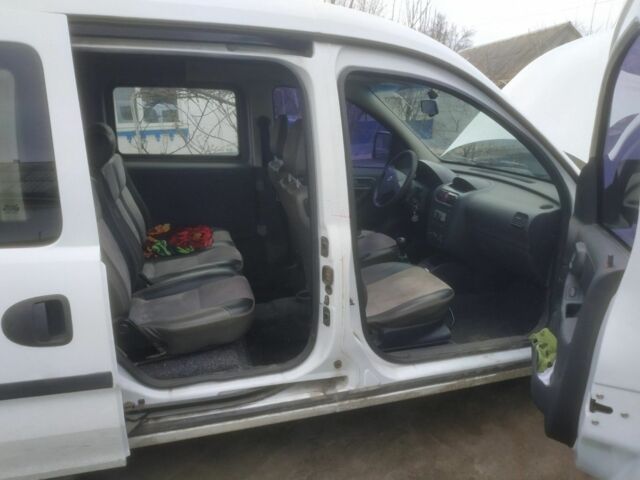 Білий Опель Комбо вант.-пас., об'ємом двигуна 1.2 л та пробігом 160 тис. км за 3800 $, фото 8 на Automoto.ua